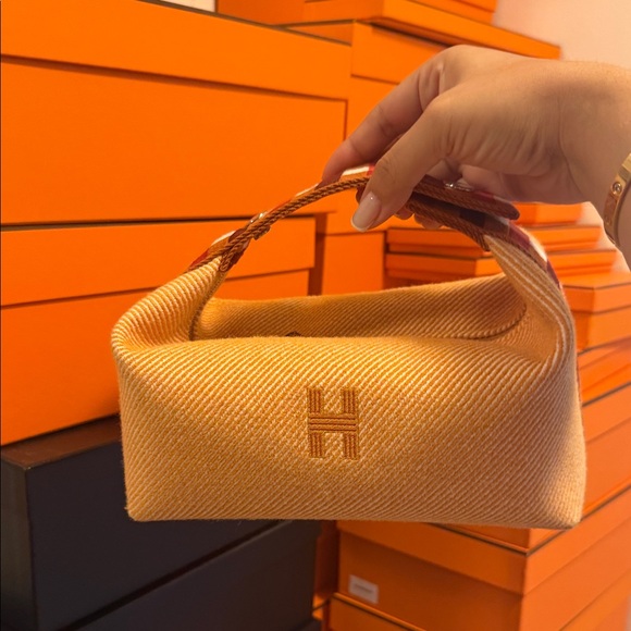 Hermes Tan Cosmetic Bag with Red Handle - Picture 2 of 10